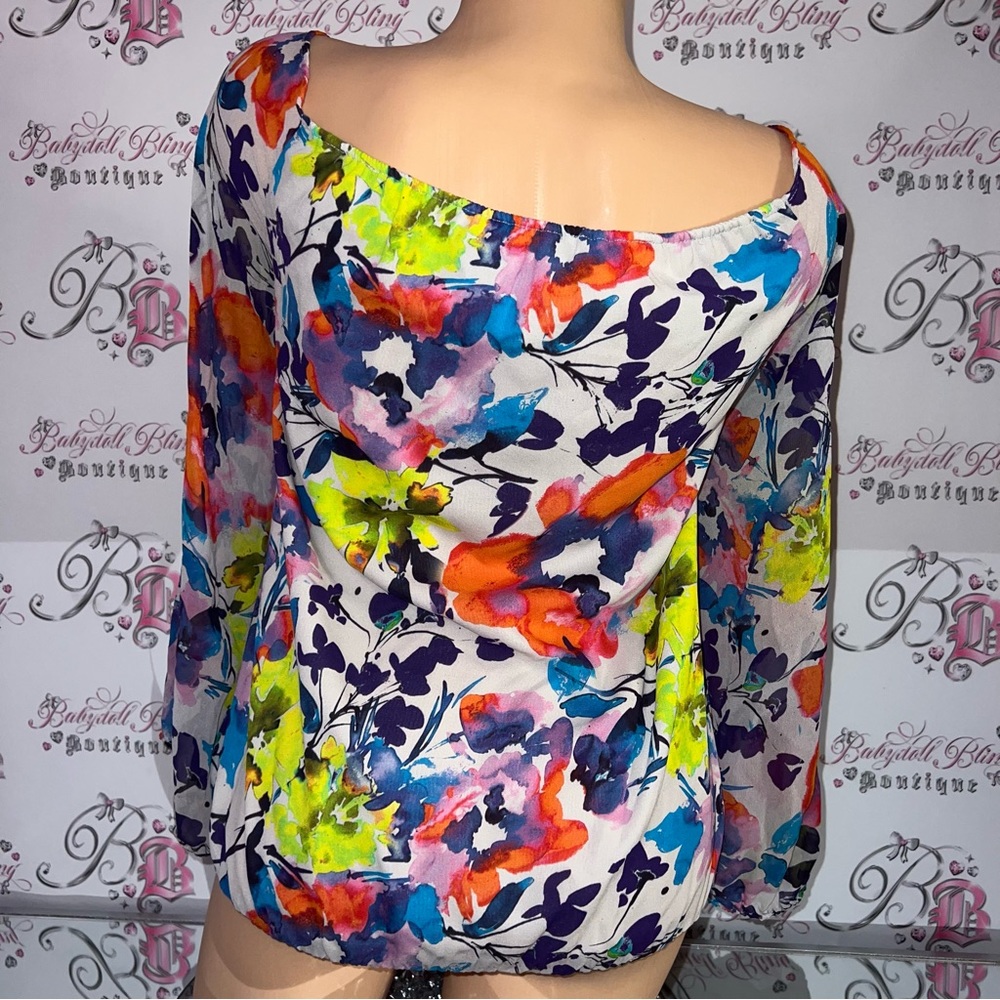 Alice + Olivia blouse 96% silk floral off shoulder bubble cuff stunning top ✨ - Picture 8 of 8